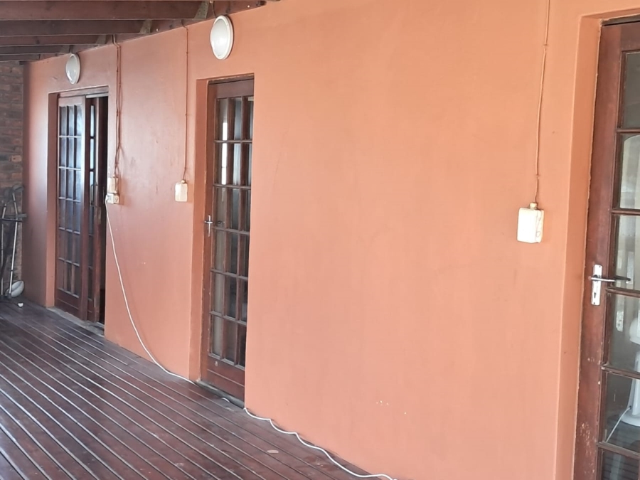 Commercial Property for Sale in Bergsig Western Cape